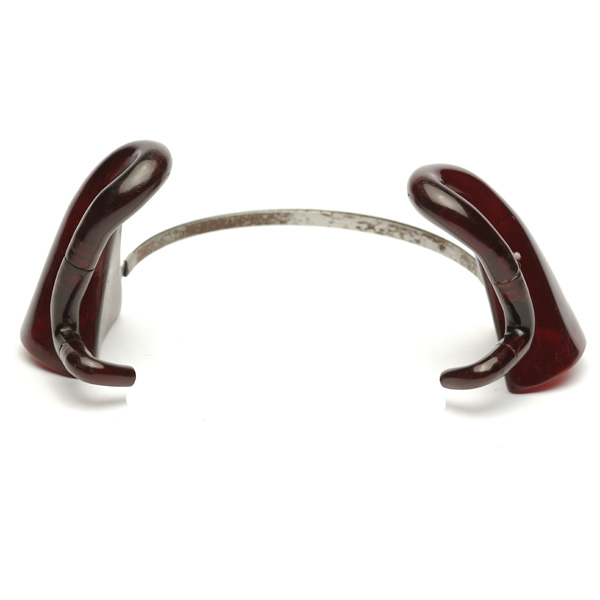picture shows auricle ear trumpet @ EarTrumpets.co.uk
